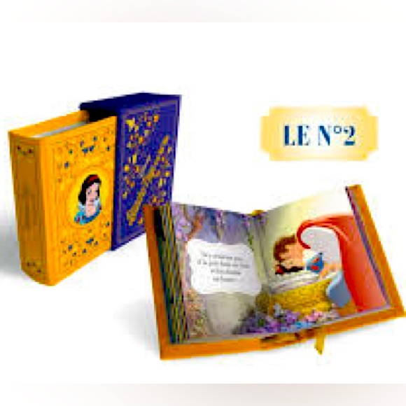 The Mini Snow White Book with Case in French - Picture 2 of 8